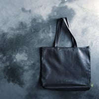 ZIP TOTE WATER PROOF GOAT LEATHER