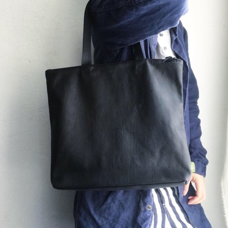 ZIP TOTE WATER PROOF GOAT LEATHER