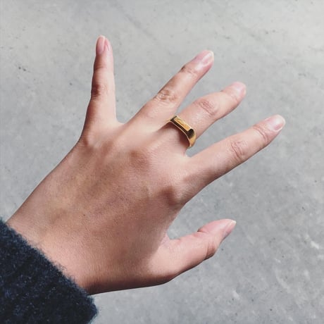 BRASS SIGNET SQUARE RING QUEEN