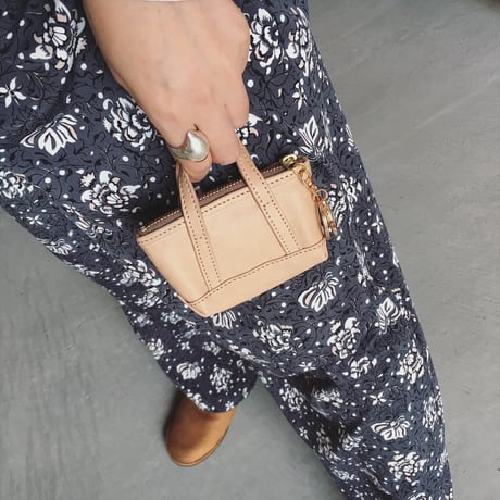 BUCKLE TOTE KEY HOLDER