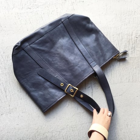 BUCKLE　TOTE