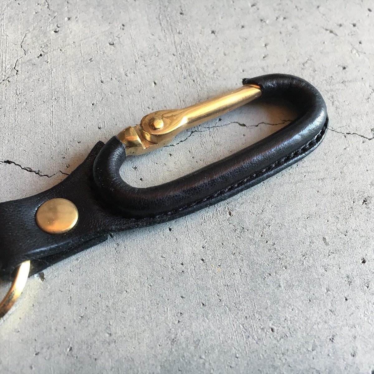 LEATHETR CARABINER | Damasquina Store