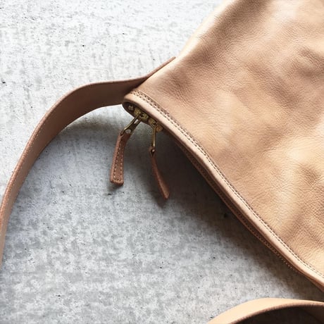 BUCKLE　SHOULDER BAG