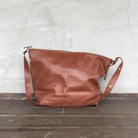 BUCKLE　SHOULDER BAG