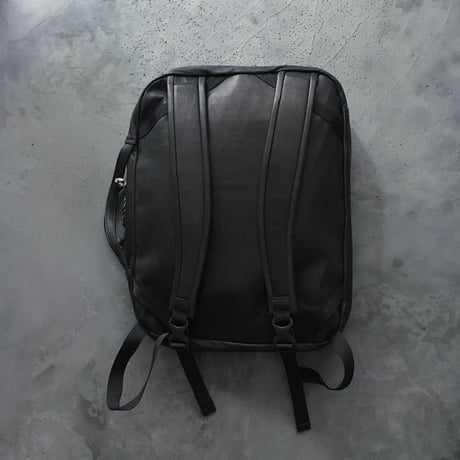 OUT LEATHER MISSION PACK