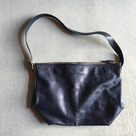 BUCKLE　SHOULDER BAG