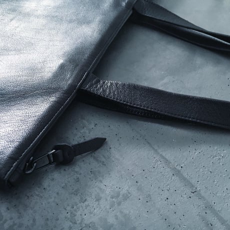 ZIP TOTE WATER PROOF GOAT LEATHER
