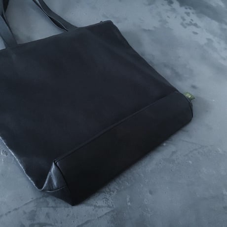 ZIP TOTE WATER PROOF GOAT LEATHER