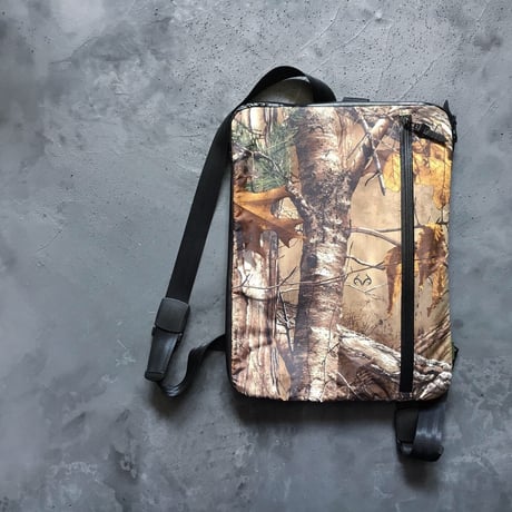 【数量限定】  BACK BRIEF PACK  REAL TREE CAMOUFLAGE