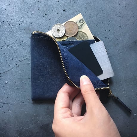 ONE LEATHER ZIP WALLET