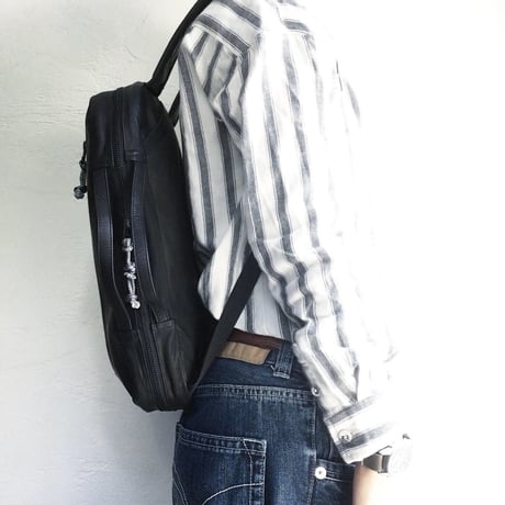 OUT LEATHER MISSION PACK