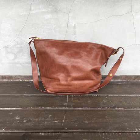 BUCKLE　SHOULDER BAG