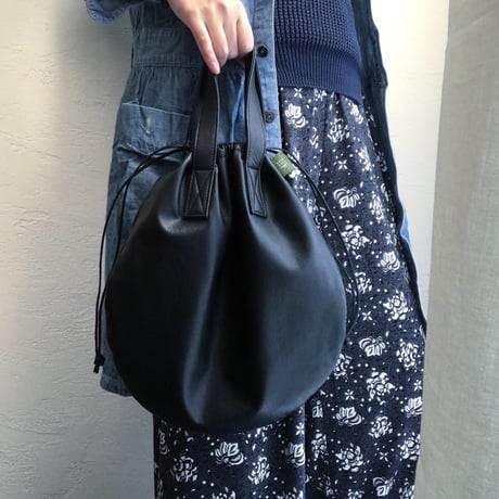 CIRCLE TOTE M-SIZE WATER PROOF GOAT LEATHER