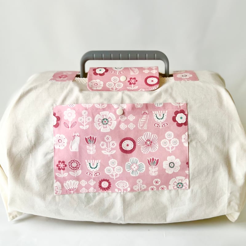 クレートカバーМ　花と猫ピンク系 クレートカバーМ 花と猫ピンク系 キャリーカバー【Sサイズキャリー対応