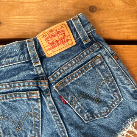 90cm Levi's 550 Denim Shorts