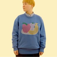 Donchi《Applegrapebanana》刺繍スウェット（ブルー）