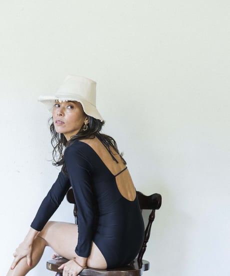 BACK OPEN SURF ONEPIECE/    color;black