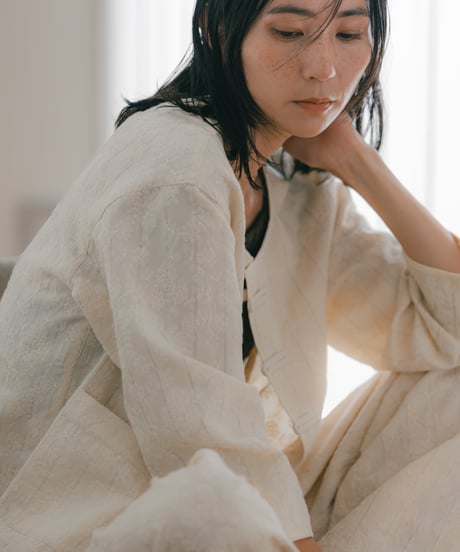 Embroidery Collerless Shirt