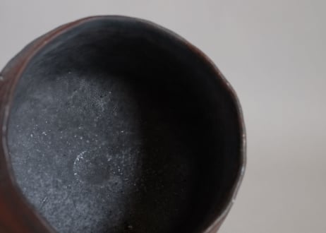 引き出し黒茶碗　十場天伸