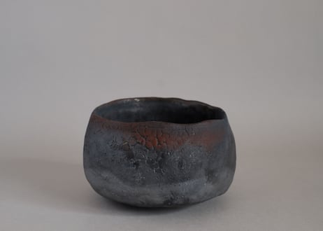 引き出し黒茶碗　十場天伸