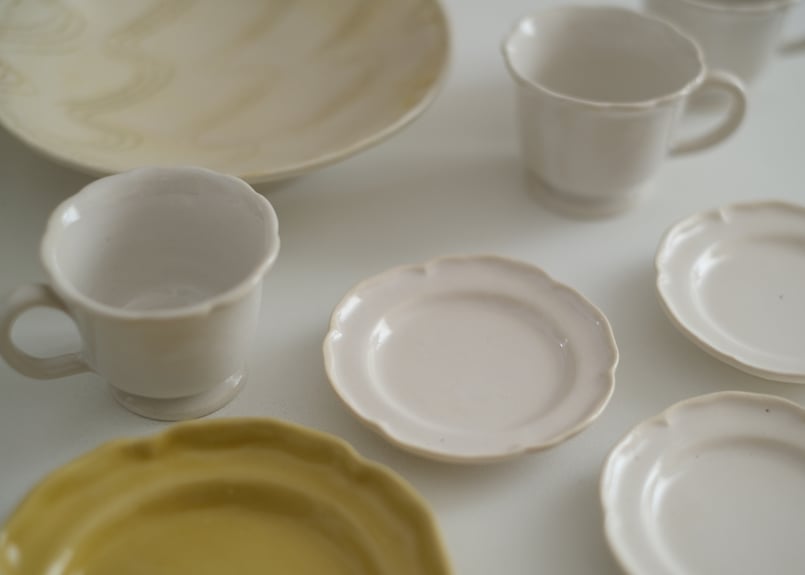 河合竜彦さん　プレート　4枚セット 河合竜彦 白ツヤ釉 オーバルレリーフ皿 ｜くらすこと公式オンラインストア