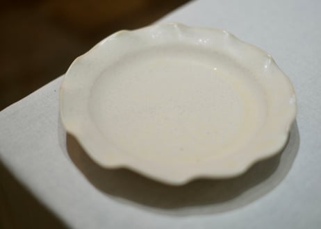 ひだ皿(中)　結城彩