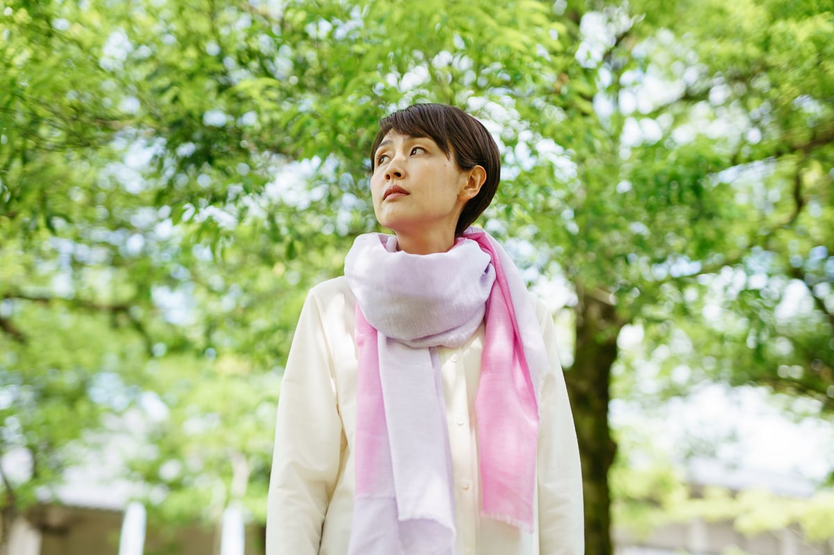 新品伝統工芸横振り刺繍ショールマフラーストールコットン花柄ピンク紫ラベンダー希少 新品伝統工芸横振り刺繍ショールマフラーストールコットン花柄ピンク紫