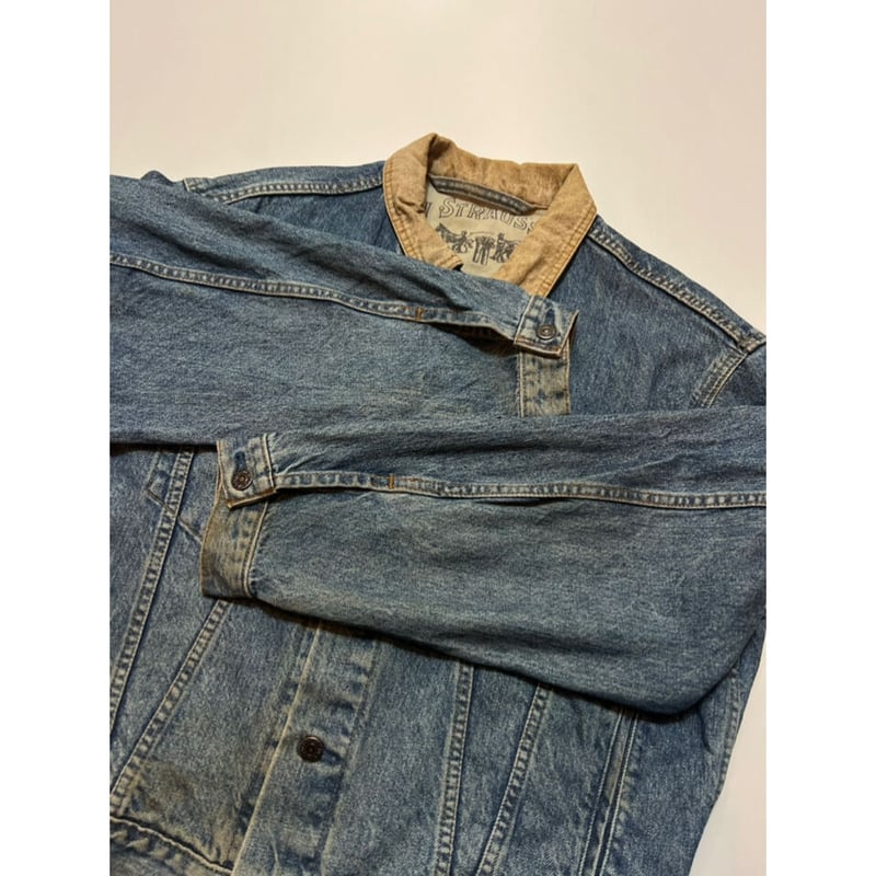 90s Levi's DENIM JACKET MADE IN CANADA 🇨🇦 Size