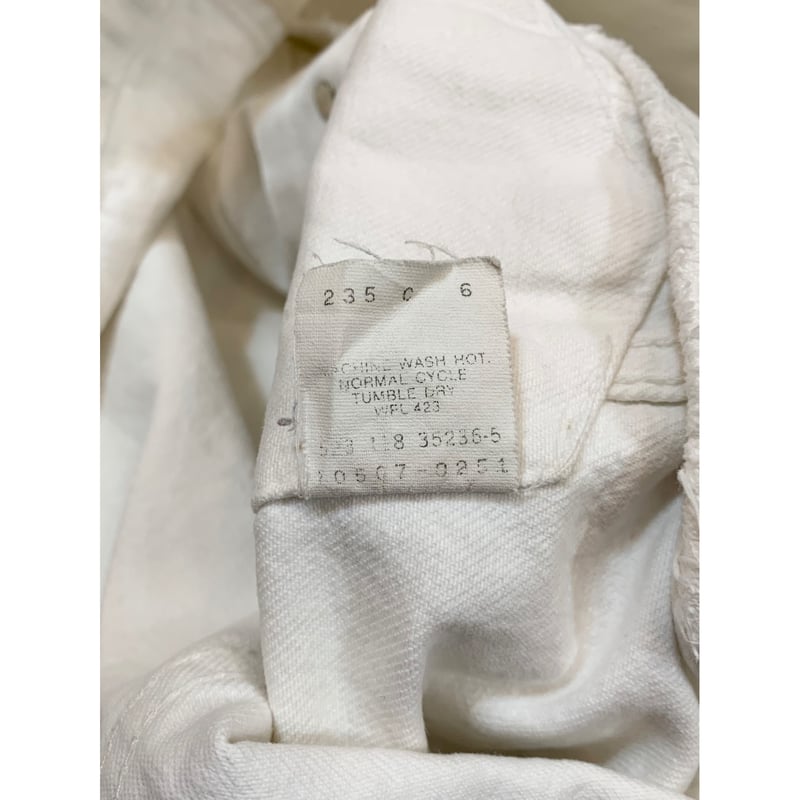 80s Levi's 70507 WHITE DENIM JACKET MADE IN USA 80s Levi's 70507 WHITE DENIM JACKET MADE IN USA