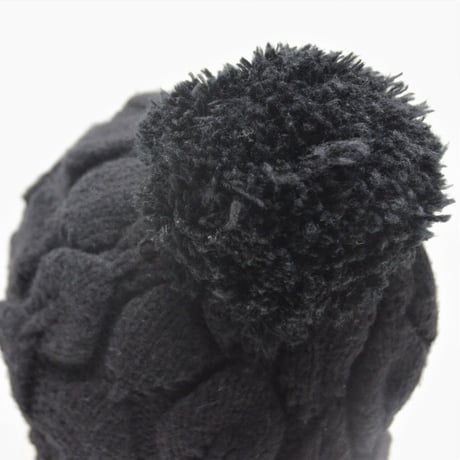 ポンポン付き  黒のニットキャップ（USED）