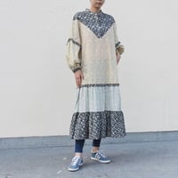 ヴィンテージのようなボタニカルワンピース（NEW)