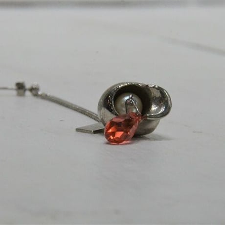 YOSHiKO CREATiON PARiSの片耳用スカルピアス PINK（NEW)