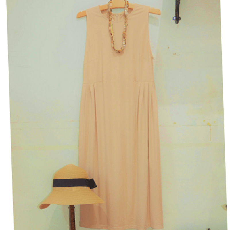 ジャージ素材のロングワンピース・ベージュ（NEW） | Mirriam