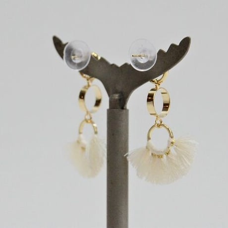 フリンジのついたピアス（NEW)