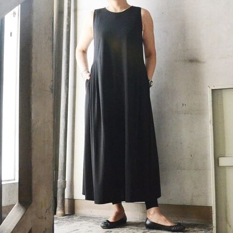ジャージ素材のロングワンピース・ベージュ（NEW）