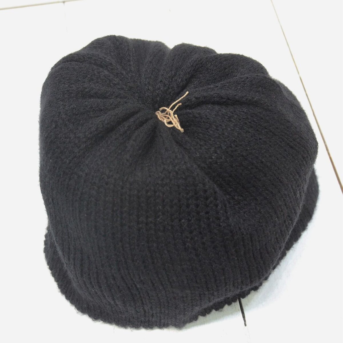 ポンポン付き 黒のニットキャップ(USED) | Mirriam ポンポン付き 黒のニットキャップ(USED) | Mirriam