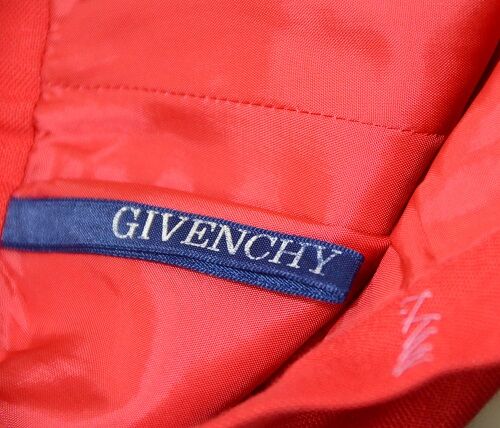 Wear｜目が覚めるような赤色GIVENCHYスカート（80