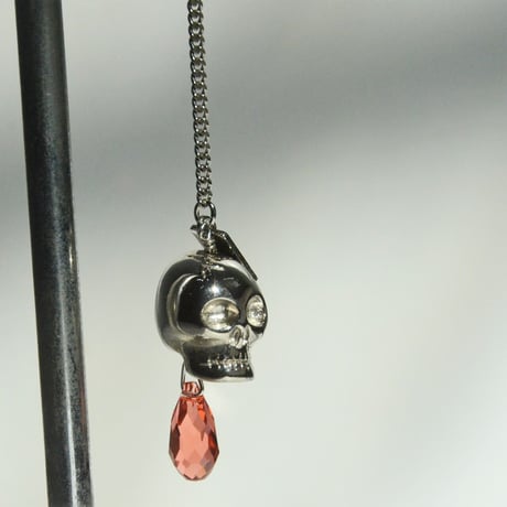 YOSHiKO CREATiON PARiSの片耳用スカルピアス PINK（NEW)