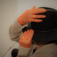 はずさない手袋Skin Groves クレモンティーヌ