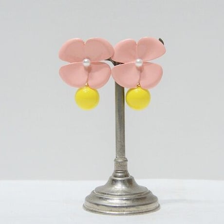 絵にかいたようなお花ピアス（NEW）