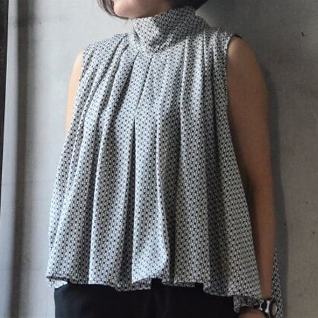 人気のため再入荷！大人2way上品なブラウス（NEW）
