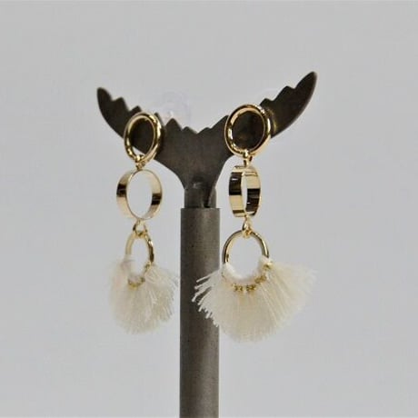 フリンジのついたピアス（NEW)