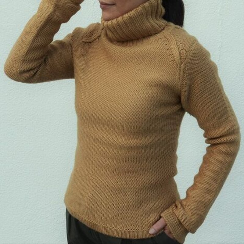 イザベルマラン　タートルネックシアートップス　薄手　ウール　グリーン　フランス製 ISABEL MARANT(イザベル マラン）のマスタード色タートル（USED