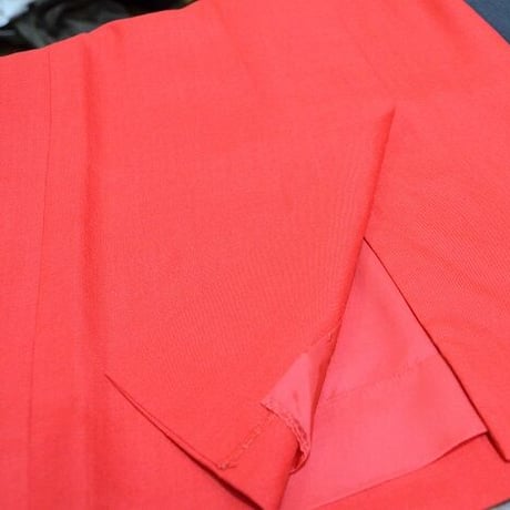 Wear｜目が覚めるような赤色GIVENCHYスカート（80's vintage GIVENCHY）