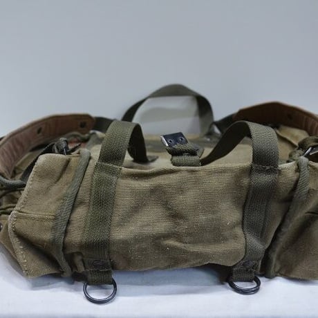 Others｜MILITARY 味のあるミリタリーのバックパック（年代不明 Europe Military）