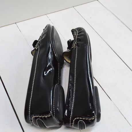 ステッチがアクセントのローファー（NEW by MARC JACOBS)