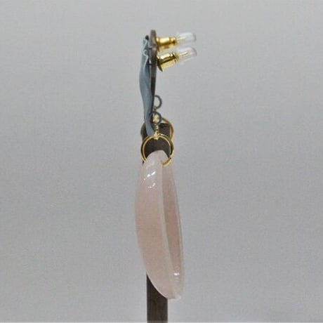 キュートなカラーのピアス（NEW）