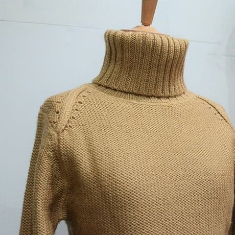ISABEL MARANT(イザベル マラン）のマスタード色タートル（USED)