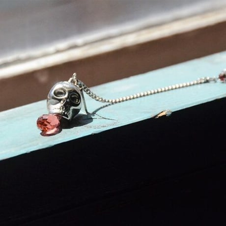 YOSHiKO CREATiON PARiSの片耳用スカルピアス PINK（NEW)