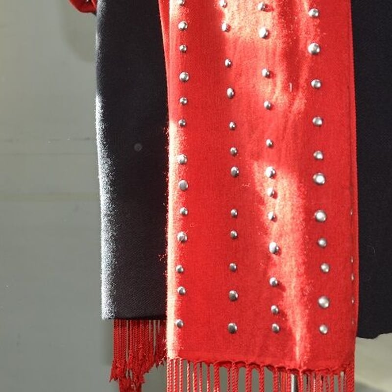 ANTIK BATIK（アンティックバティック）上質な素材のスタッズ付き